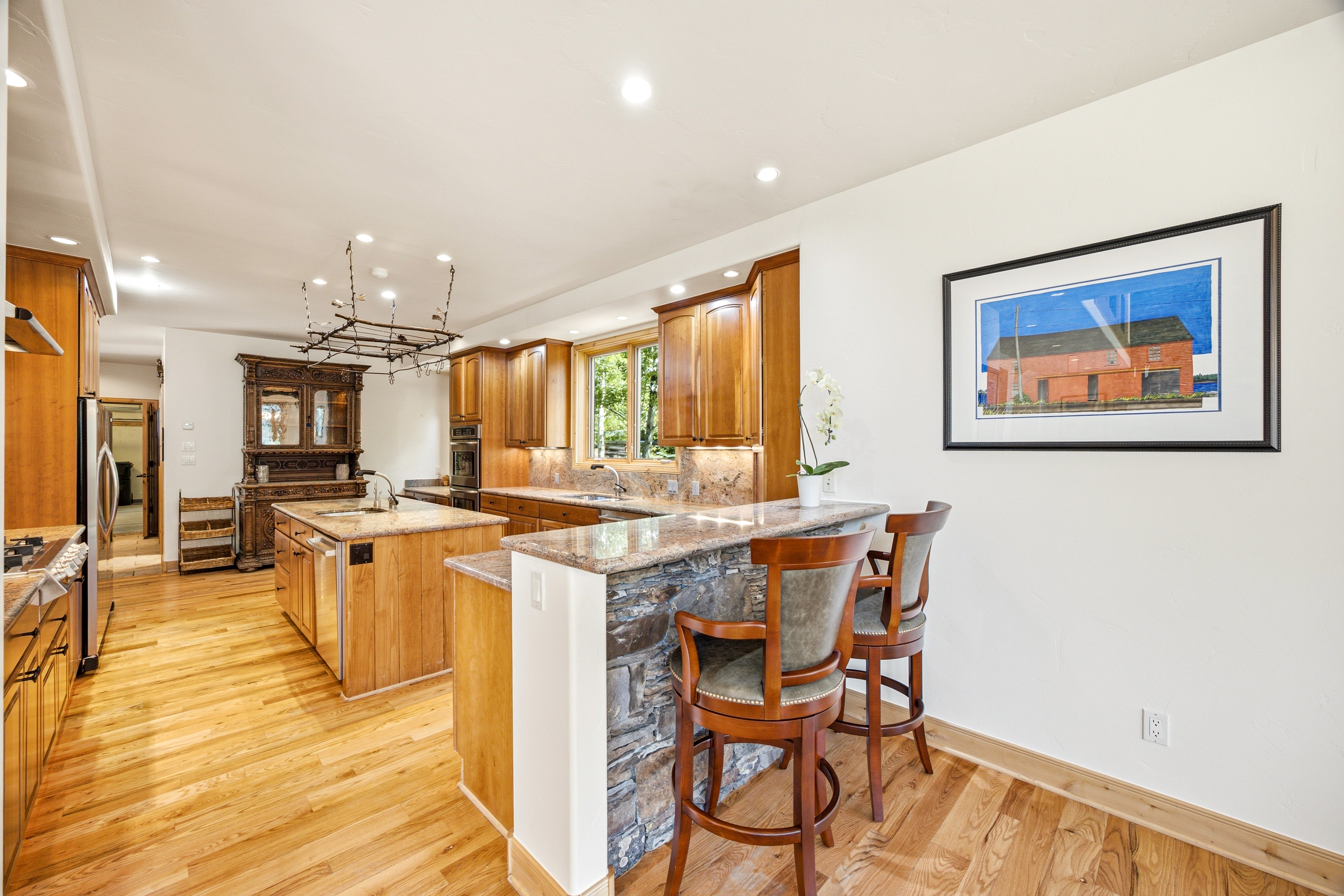  Custom-built, Single-family Home in the Exclusive Grand Traverse Neighborhood - 物件實景