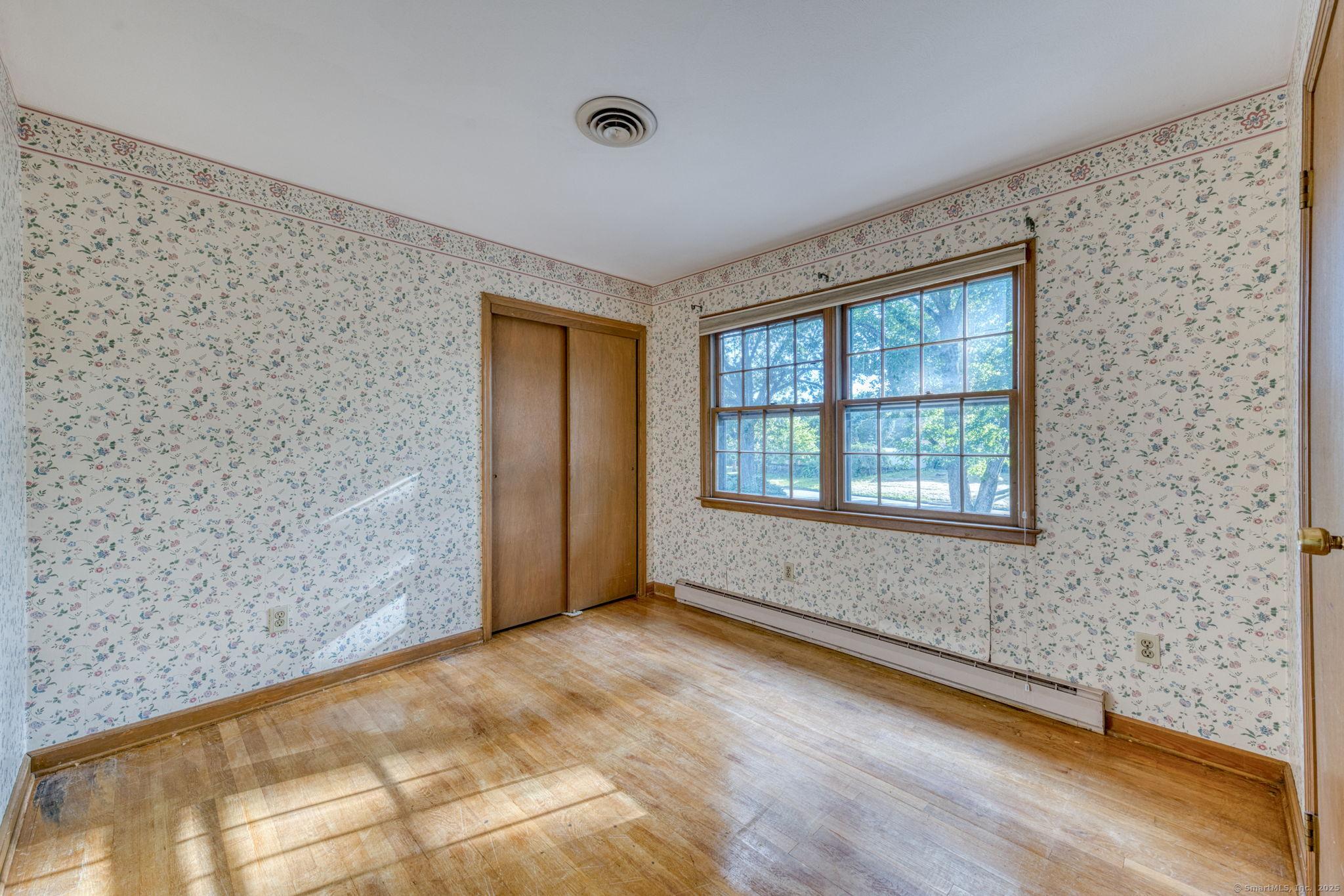 Wethersfield, Connecticut, 06109, United States, 4 Bedrooms Bedrooms, ,3 BathroomsBathrooms,Residential,For Sale,1935230
