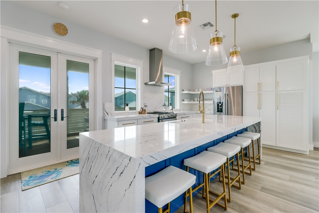 Port Aransas, Texas, 78373, United States, 6 Bedrooms Bedrooms, ,5 BathroomsBathrooms,Residential,For Sale,1829566