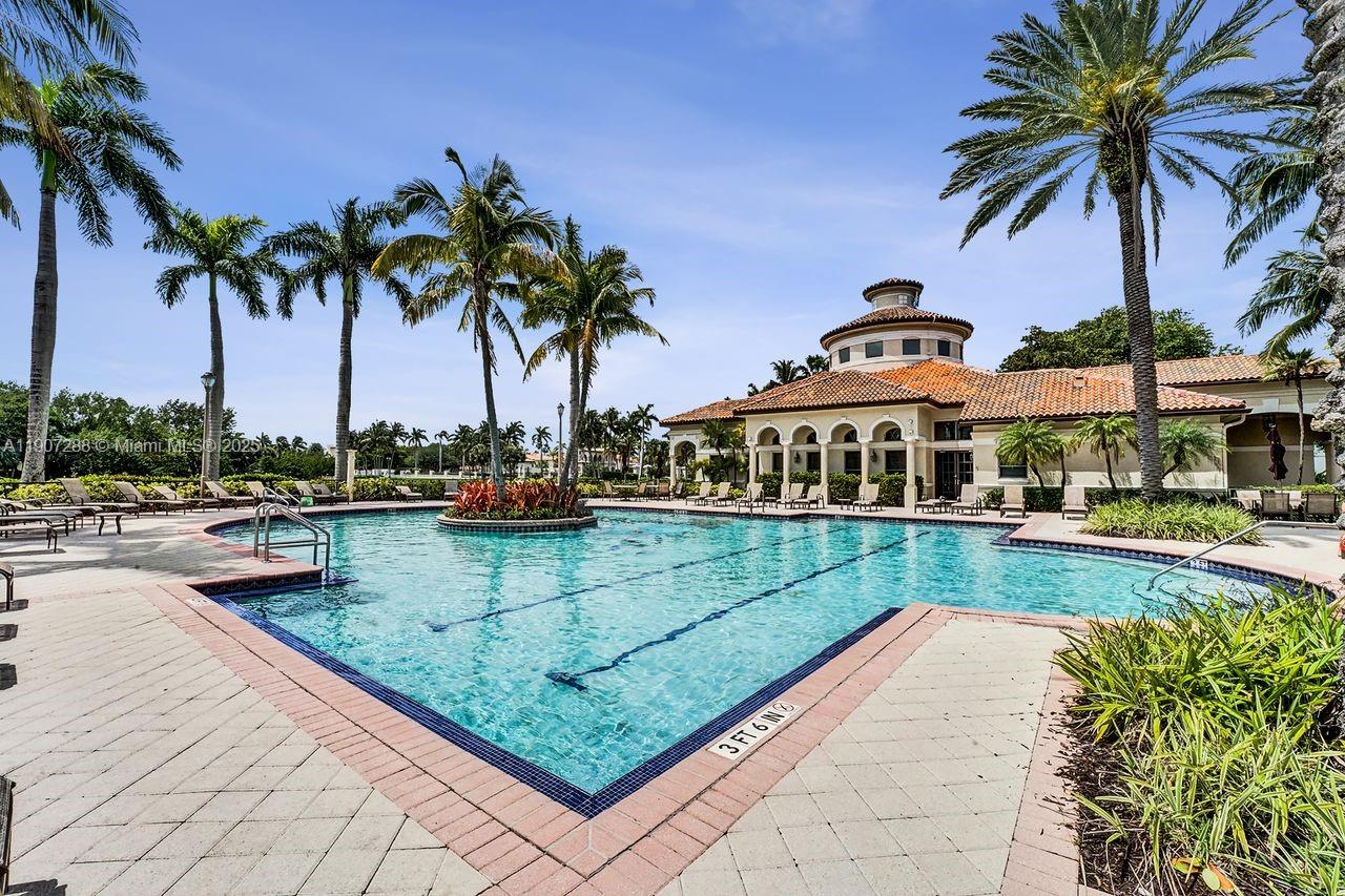 Hollywood, Florida, 33019, United States, 3 Bedrooms Bedrooms, ,3 BathroomsBathrooms,Residential,For Sale,1989592