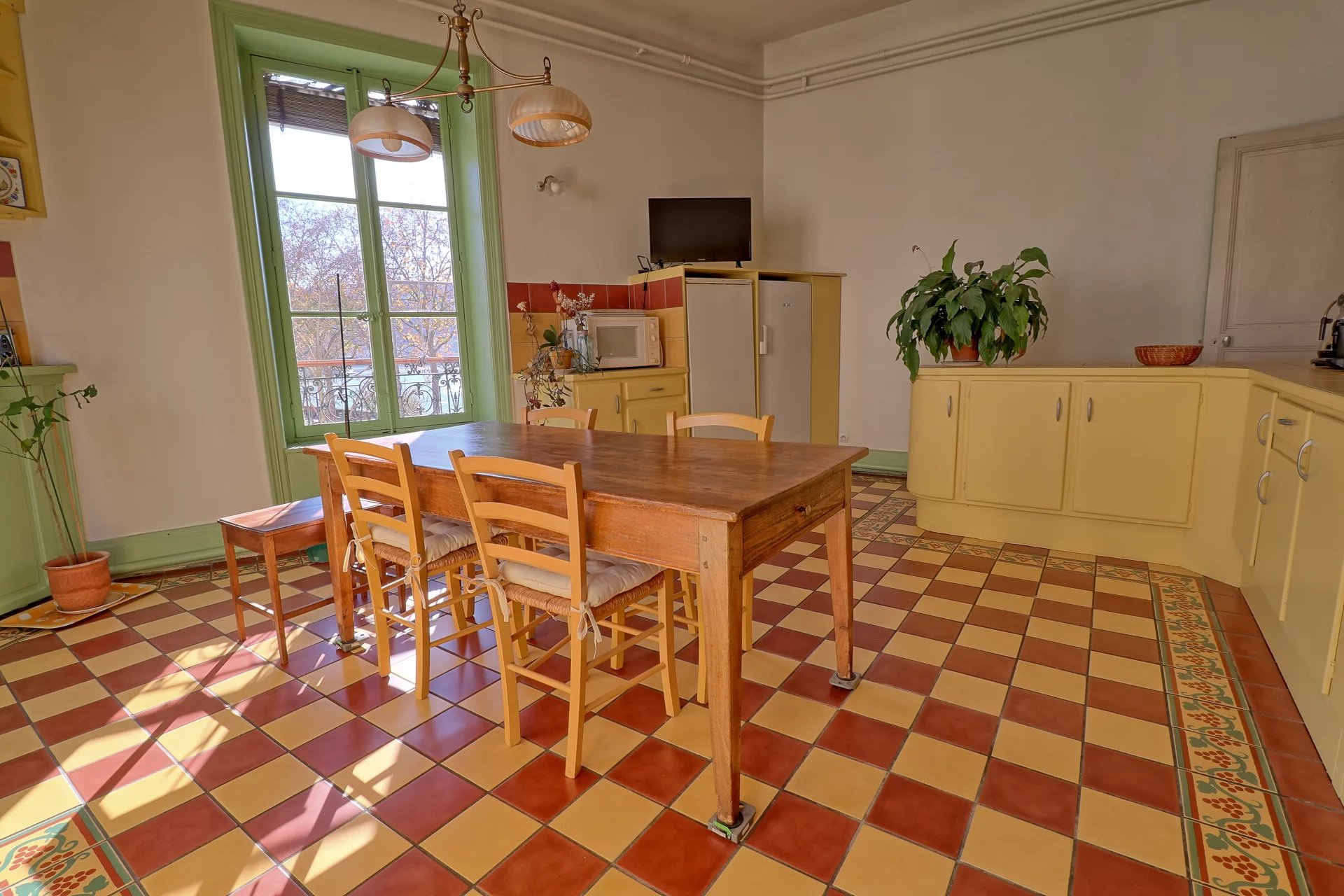 Lyon 4ème, Auvergne-Rhône-Alpes, 69004, FR, 4 Bedrooms Bedrooms, ,1 BathroomBathrooms,Residential,For Sale,2003145