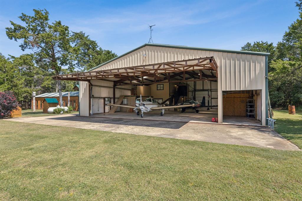 Pottsboro, Texas, 75076, United States, 3 Bedrooms Bedrooms, ,4 BathroomsBathrooms,Residential,For Sale,1949804