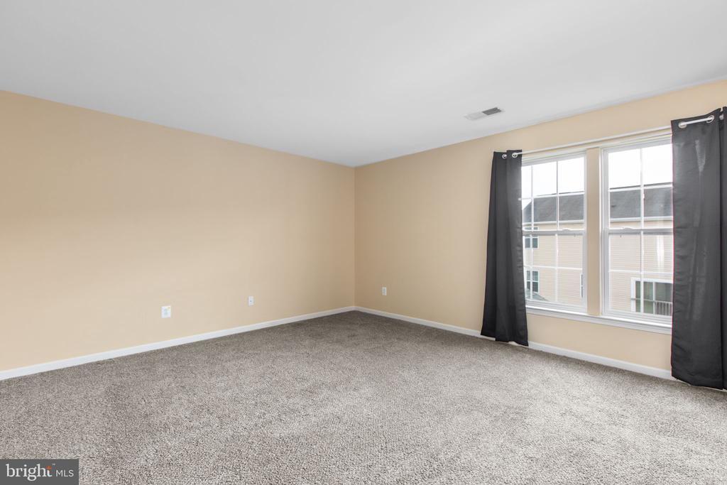 Fredericksburg, Virginia, 22407, United States, 4 Bedrooms Bedrooms, ,4 BathroomsBathrooms,Residential,For Sale,1883172