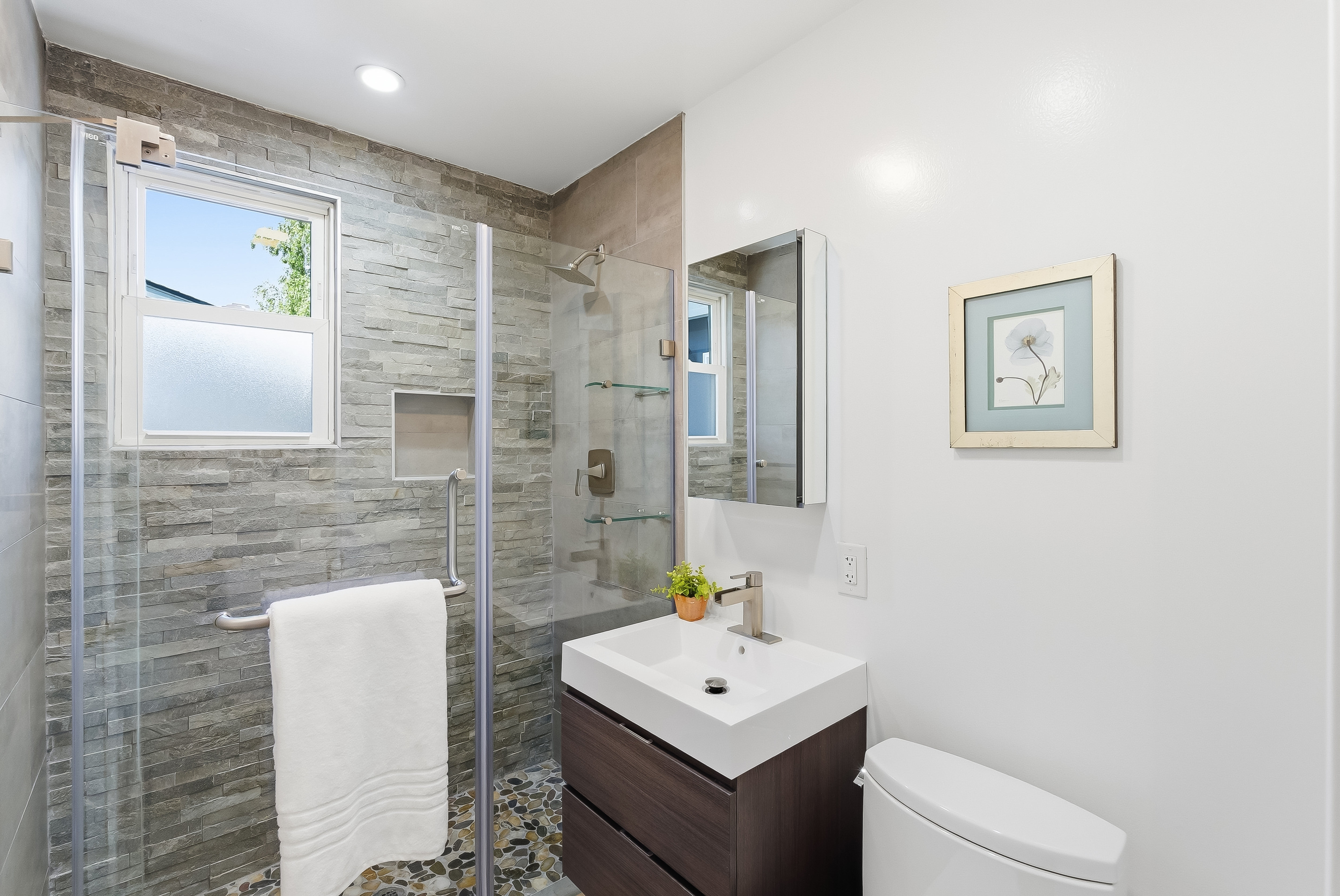  Modern Comfort & Backyard Bliss in North Fair Oaks - 物件實景