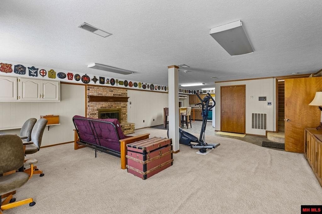 Mountain Home, Arkansas, 72653, United States, 3 Bedrooms Bedrooms, ,4 BathroomsBathrooms,Residential,For Sale,2036578