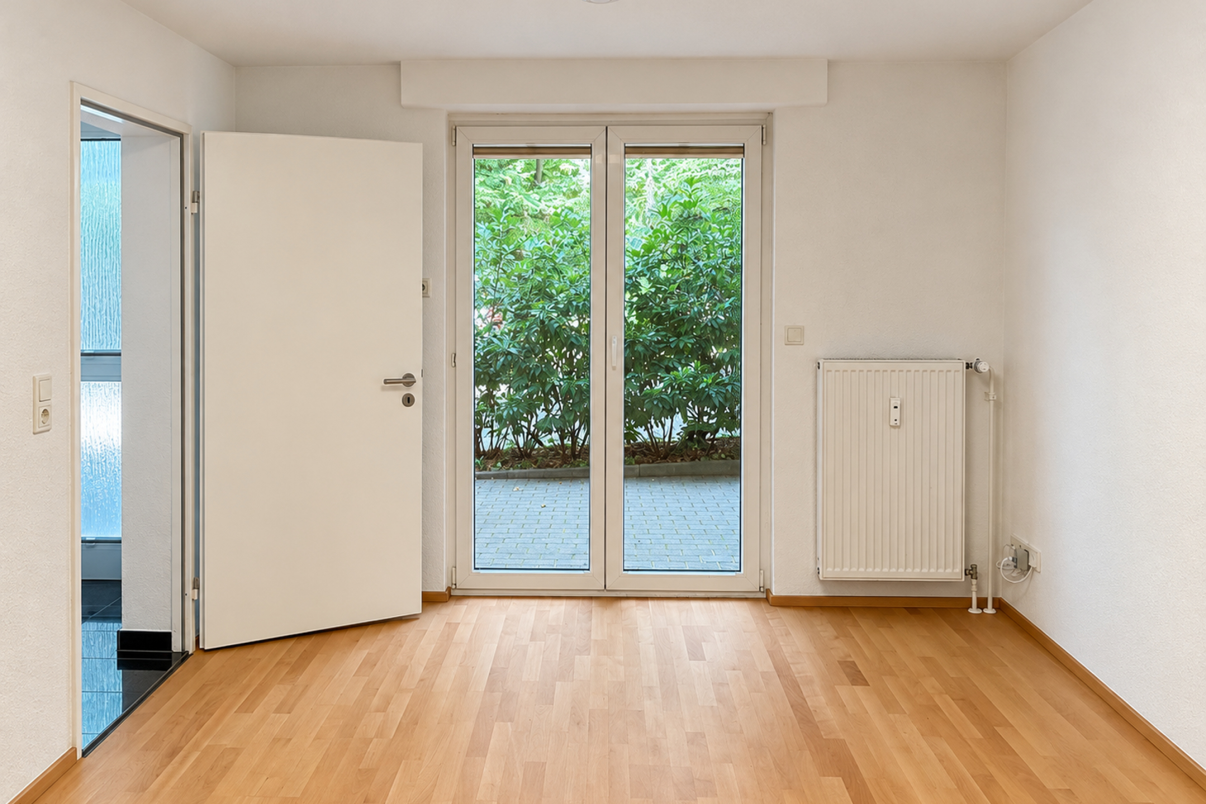  Renovated 1-Bedroom Apartment with Terrace in a Well-Maintained Complex - 物件實景