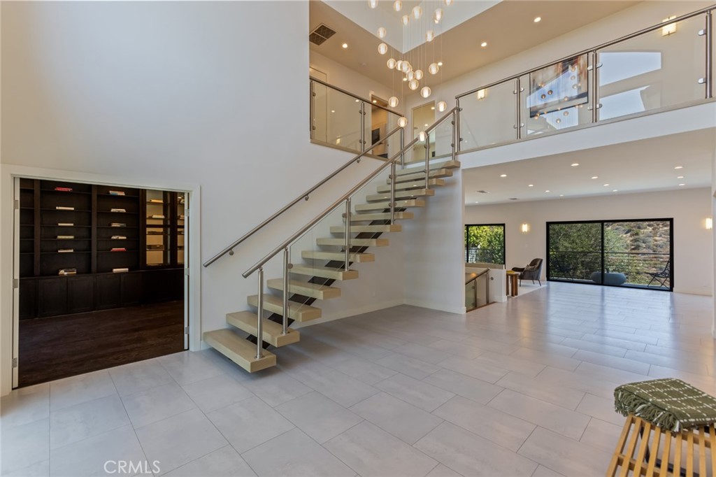 Glendale, California, 91207, United States, 4 Bedrooms Bedrooms, ,5 BathroomsBathrooms,Residential,For Sale,1934698