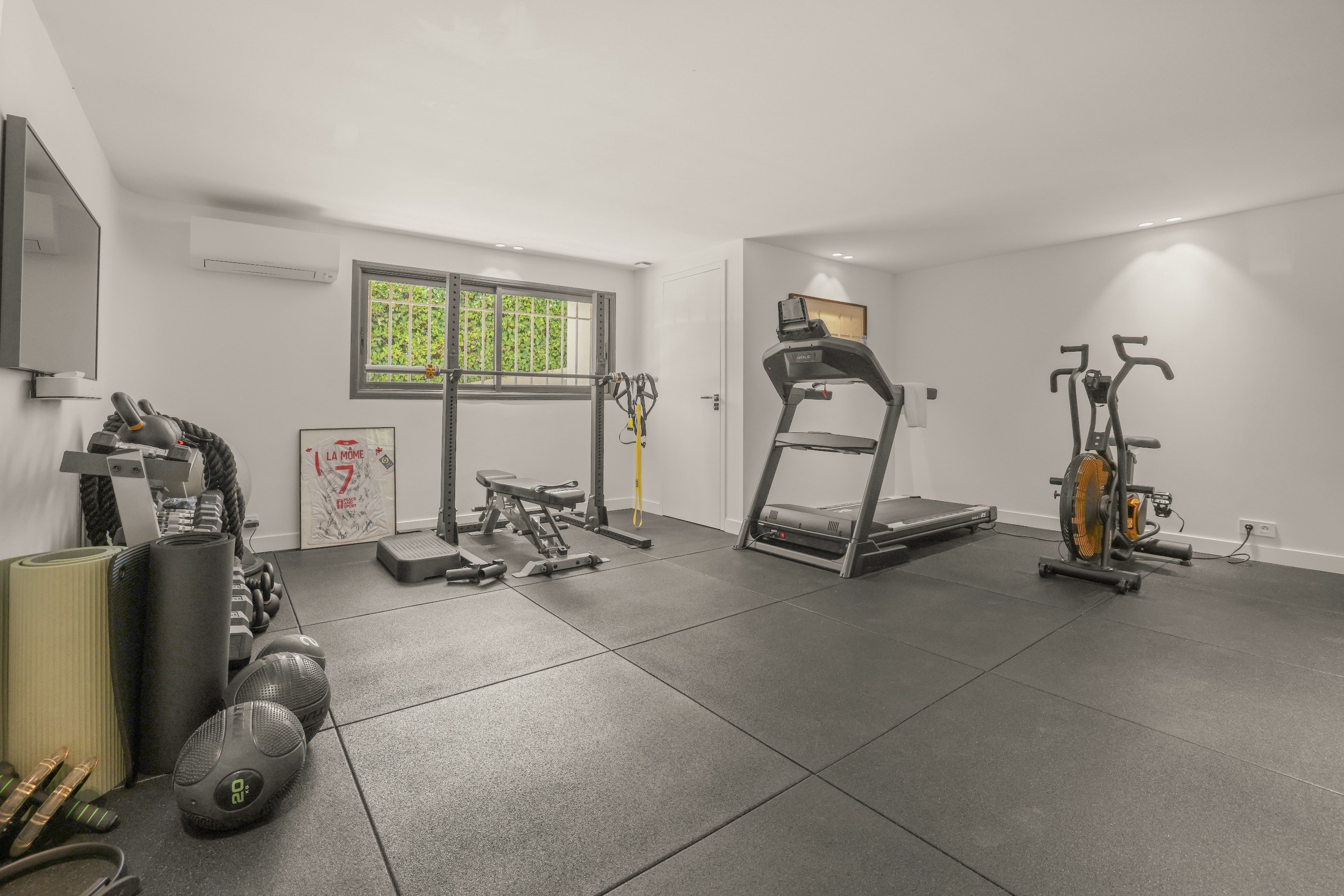  Le Cannet, luxury property for sale with landscaped gardens, heated swimming po… - 物件實景