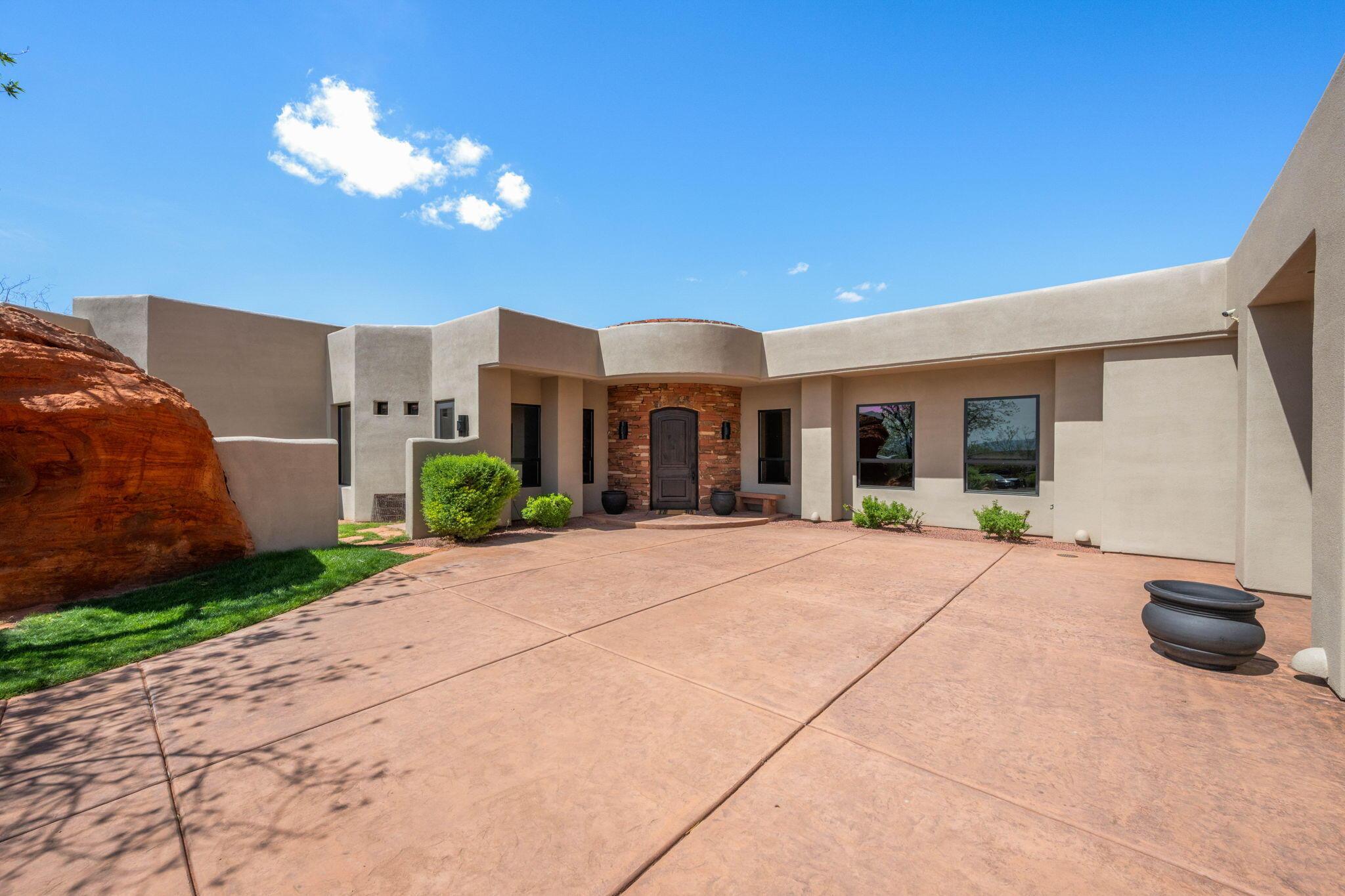 St George, Utah, 84770, United States, 4 Bedrooms Bedrooms, ,5 BathroomsBathrooms,Residential,For Sale,1976696
