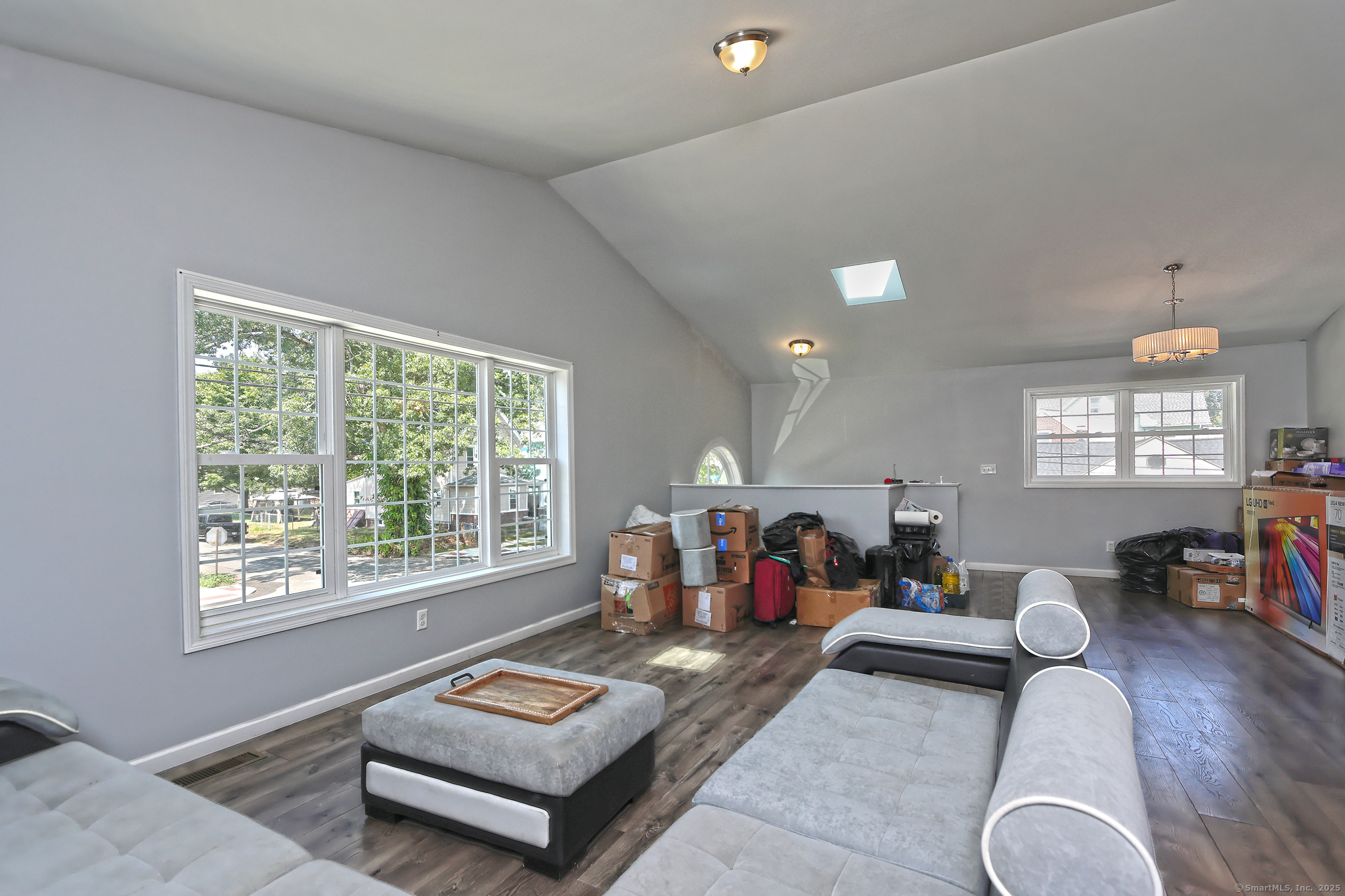 West Haven, Connecticut, 06516, United States, 5 Bedrooms Bedrooms, ,3 BathroomsBathrooms,Residential,For Sale,1918382