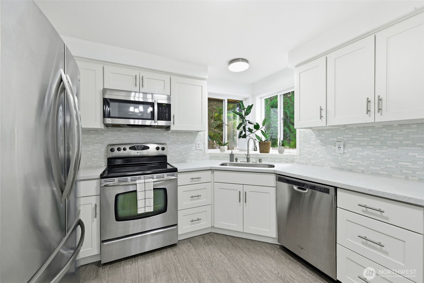 Marysville, Washington, 98271, United States, 3 Bedrooms Bedrooms, ,2 BathroomsBathrooms,Residential,For Sale,1987644