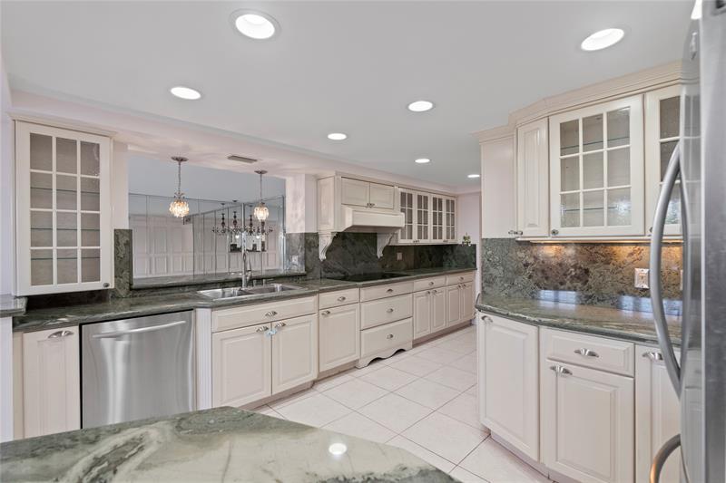 Lauderdale By The Sea, Florida, 33308, United States, 2 Bedrooms Bedrooms, ,2 BathroomsBathrooms,Residential,For Sale,1898422