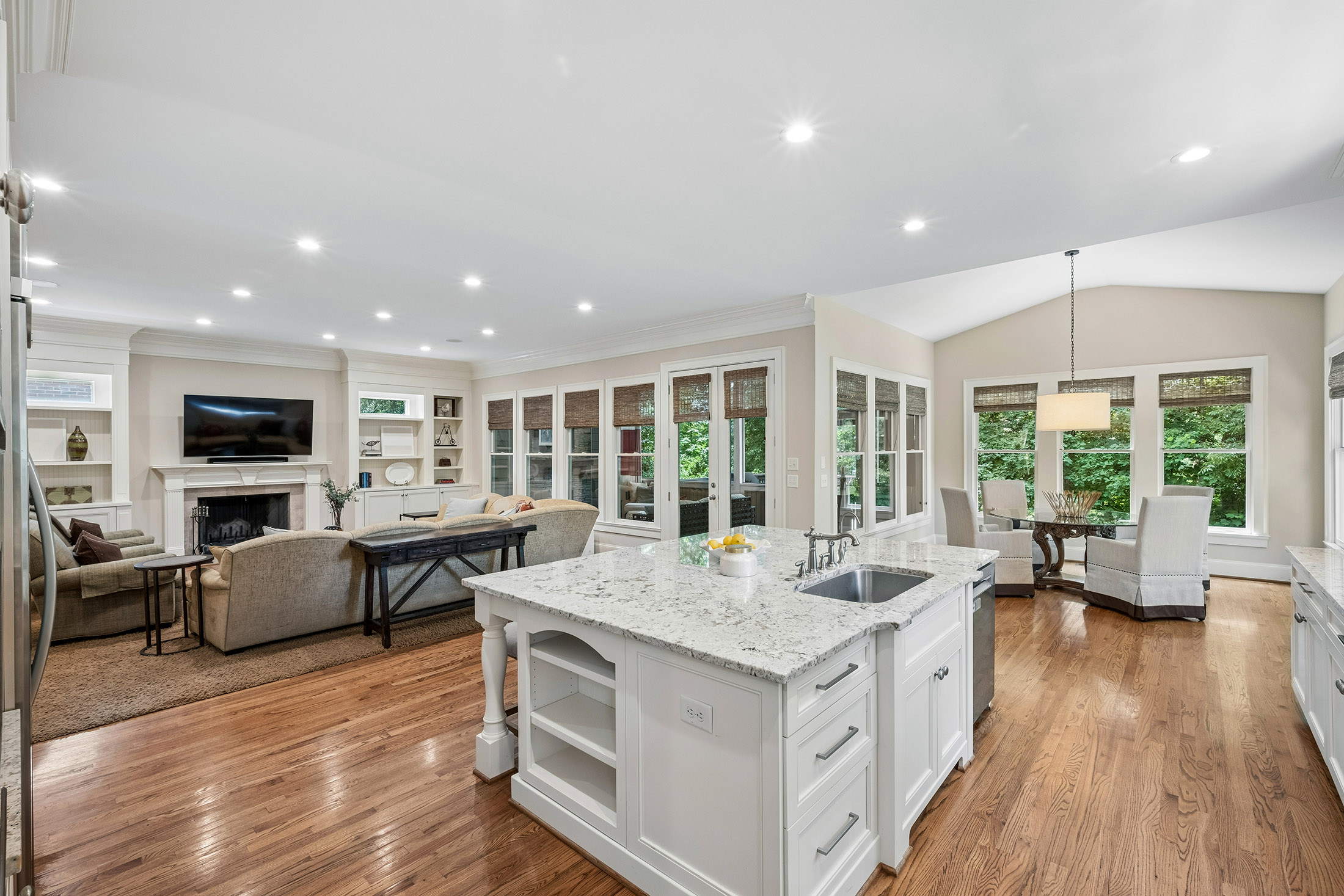  Stunning Custom-Built Residence in Sought-After Morningside - 物件實景