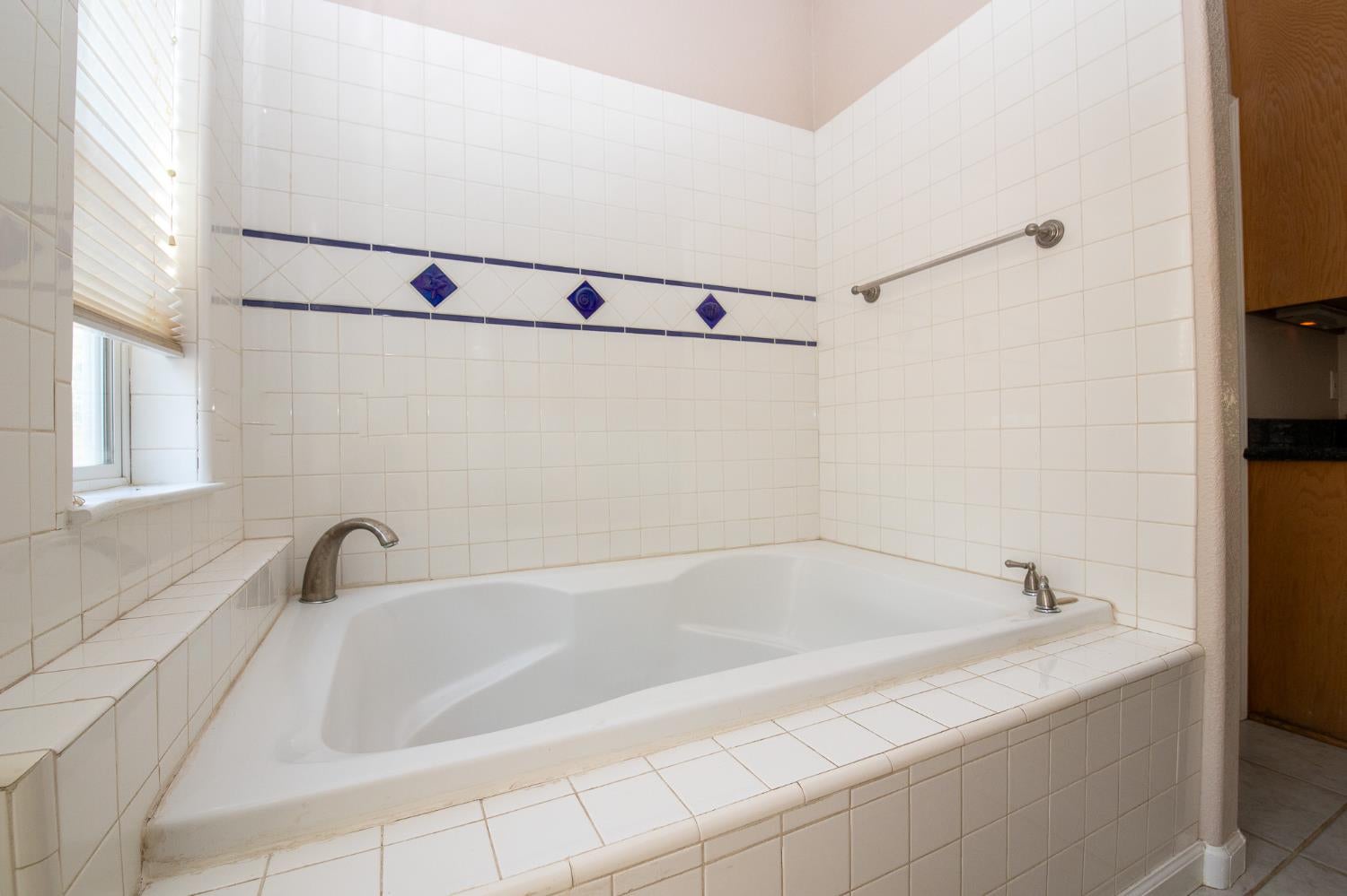 Arbuckle, California, 95912, United States, 3 Bedrooms Bedrooms, ,2 BathroomsBathrooms,Residential,For Sale,1991763