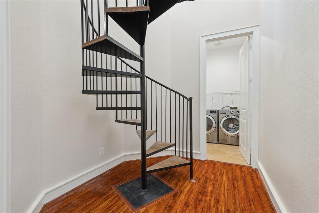 Dallas, Texas, 75204, United States, 2 Bedrooms Bedrooms, ,3 BathroomsBathrooms,Residential,For Sale,1895857