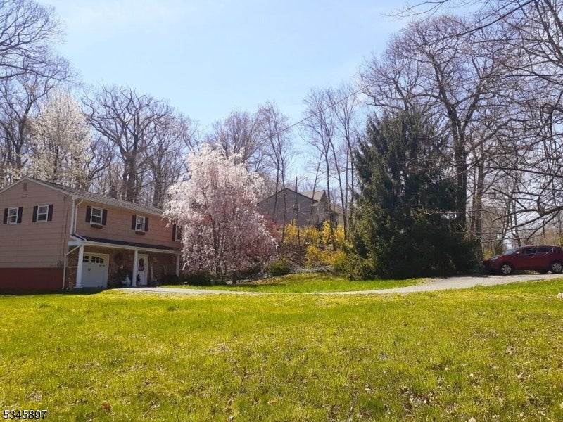 Hopatcong, New Jersey, 07821, United States, 3 Bedrooms Bedrooms, ,3 BathroomsBathrooms,Residential,For Sale,1812761