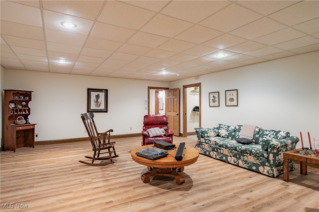Vienna, West Virginia, 26105, United States, 4 Bedrooms Bedrooms, ,3 BathroomsBathrooms,Residential,For Sale,1902591