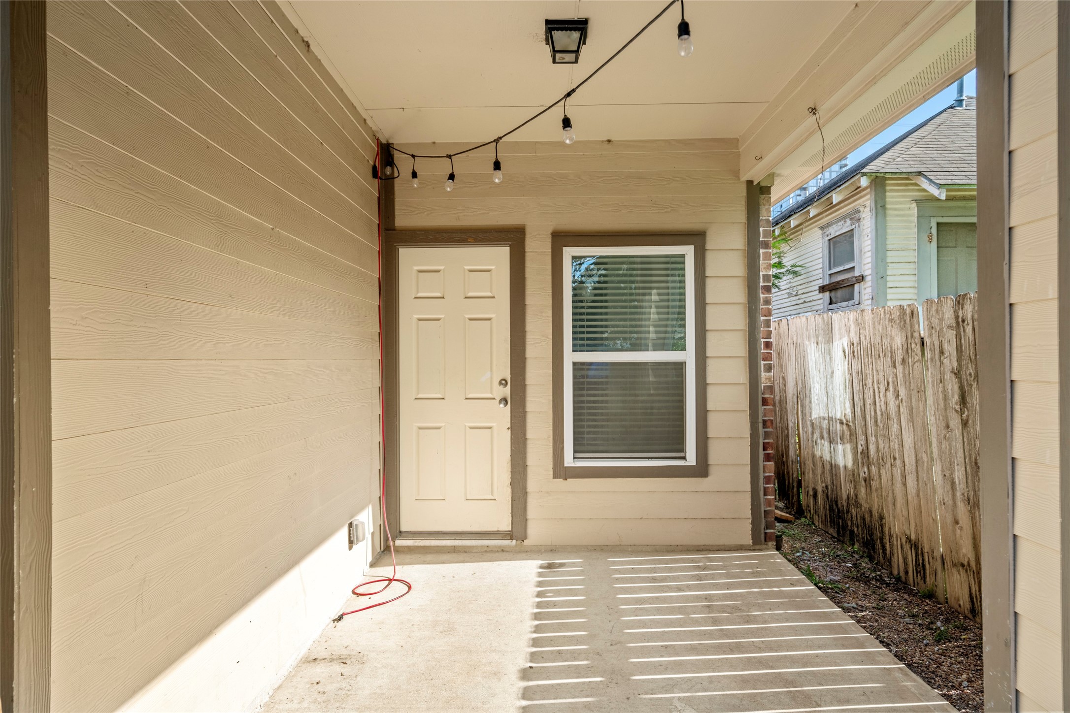  1613 Saulnier Street - 物件實景