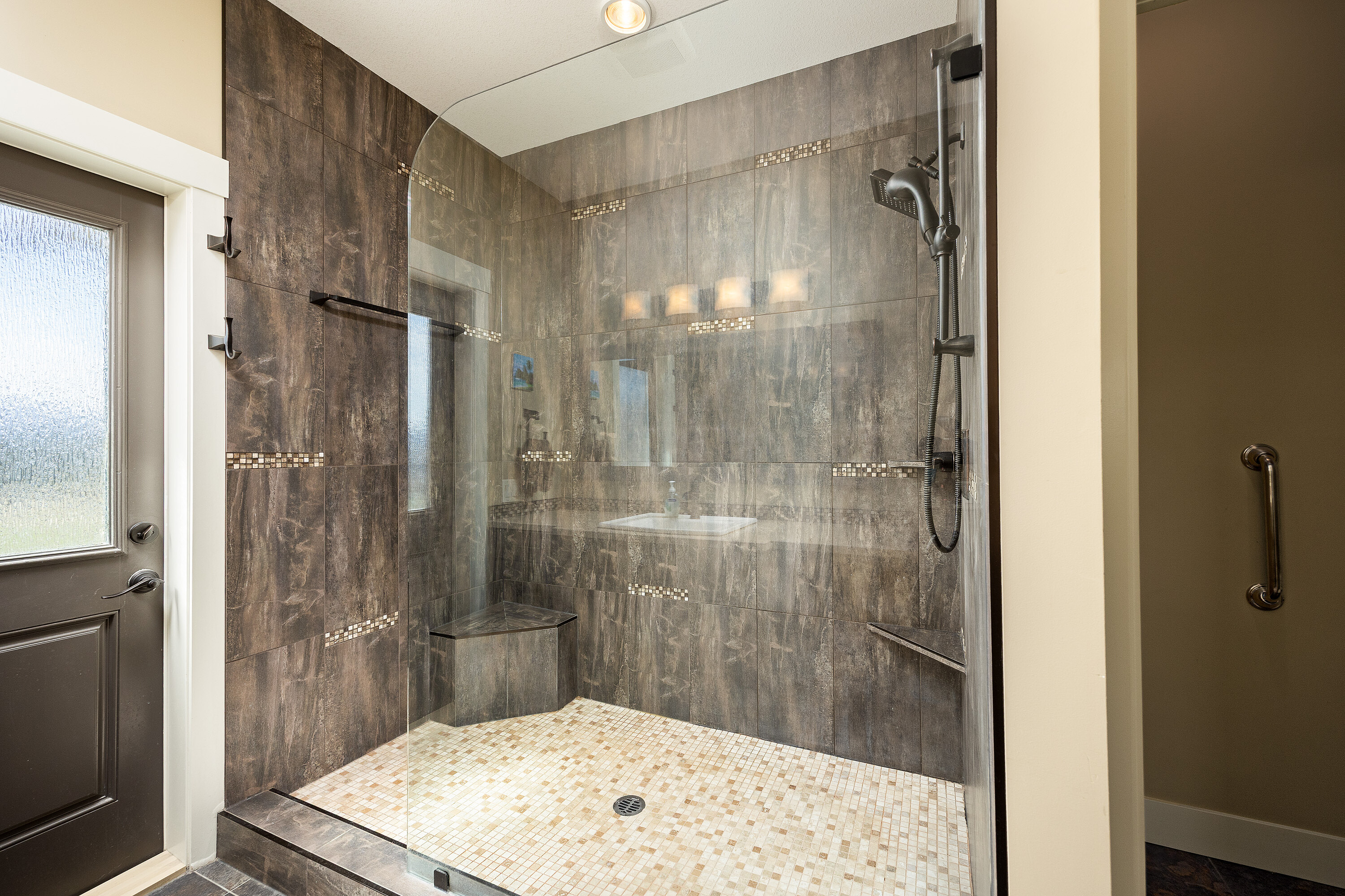  Lakeview Estate - 物件實景