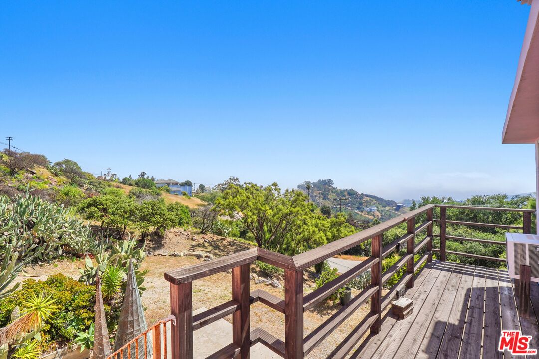 Malibu, California, 90265, United States, 3 Bedrooms Bedrooms, ,3 BathroomsBathrooms,Residential,For Sale,1859463