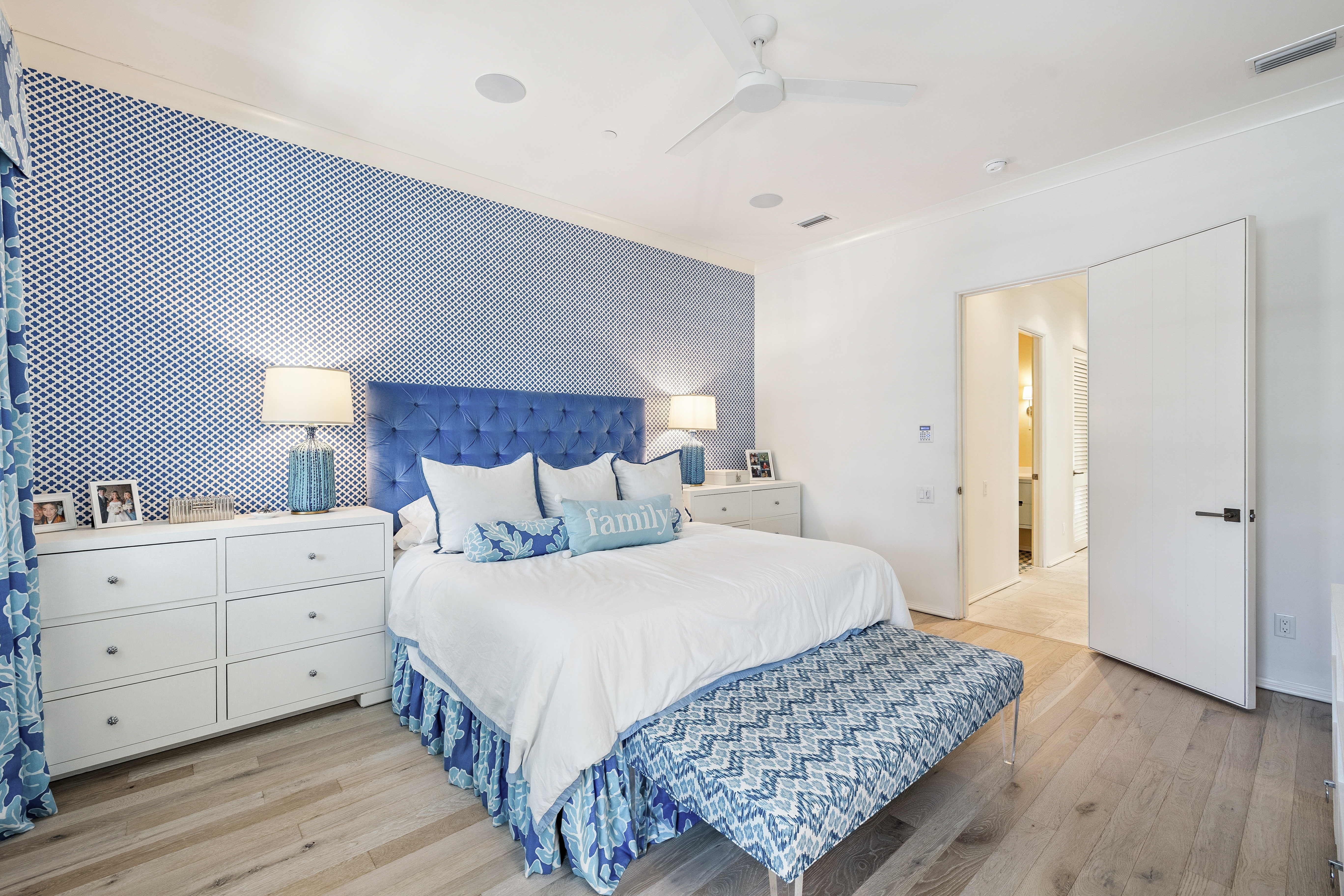  Never-Rented Home With Carriage House Overlooking Community Pool - 物件實景