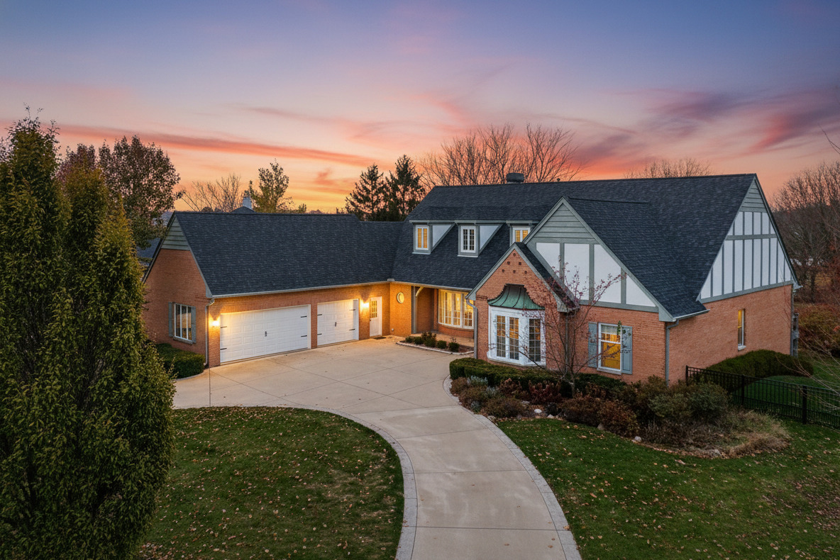 Bloomington, Illinois, 61704, United States, 5 Bedrooms Bedrooms, ,4 BathroomsBathrooms,Residential,For Sale,1991973