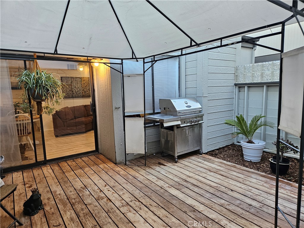 Simi Valley, California, 93063, United States, 2 Bedrooms Bedrooms, ,2 BathroomsBathrooms,Residential,For Sale,2001634