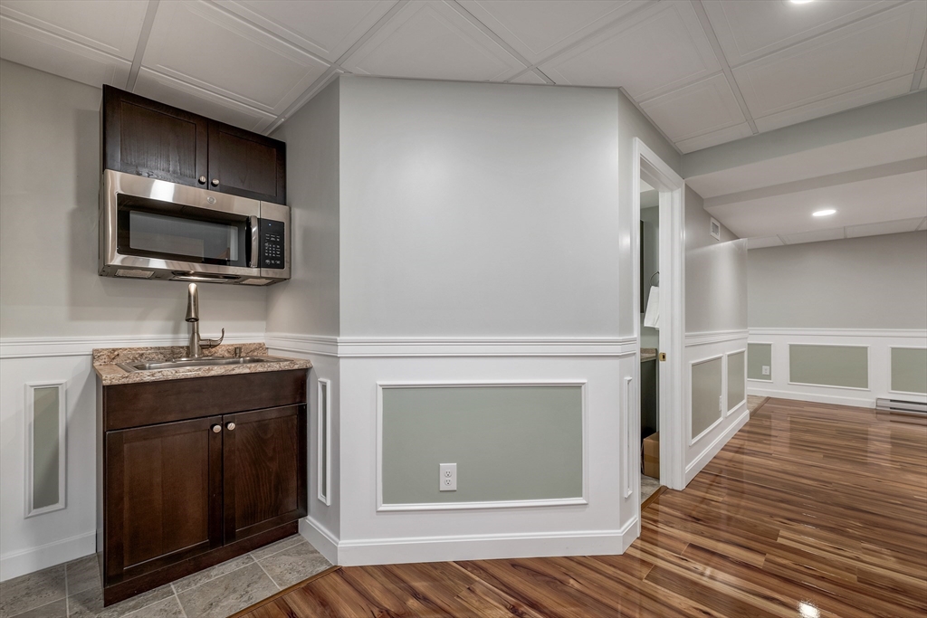 Nashua, New Hampshire, 03062, United States, 4 Bedrooms Bedrooms, ,4 BathroomsBathrooms,Residential,For Sale,1917285