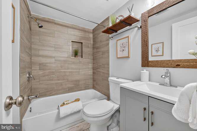 Washington, District of Columbia, 20009, United States, 2 Bedrooms Bedrooms, ,1 BathroomBathrooms,Residential,For Sale,1937571