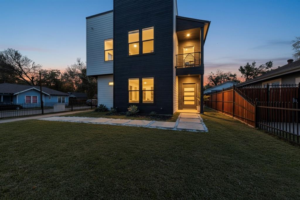 Dallas, Texas, 75223, United States, 6 Bedrooms Bedrooms, ,6 BathroomsBathrooms,Residential,For Sale,1993905