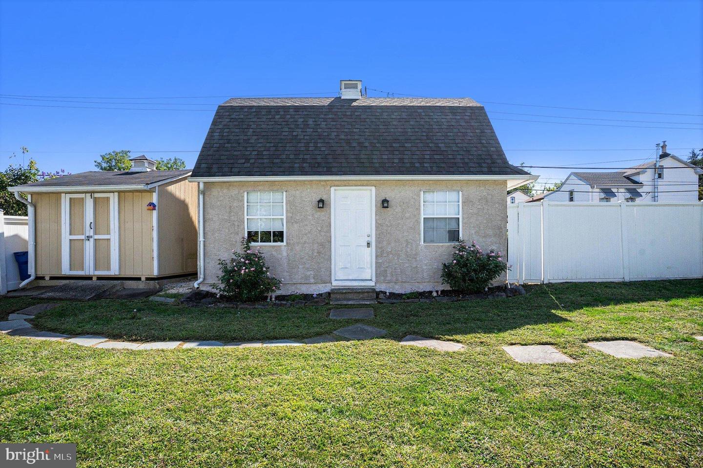 Lafayette Hill, Pennsylvania, 19444, United States, 5 Bedrooms Bedrooms, ,2 BathroomsBathrooms,Residential,For Sale,1999647
