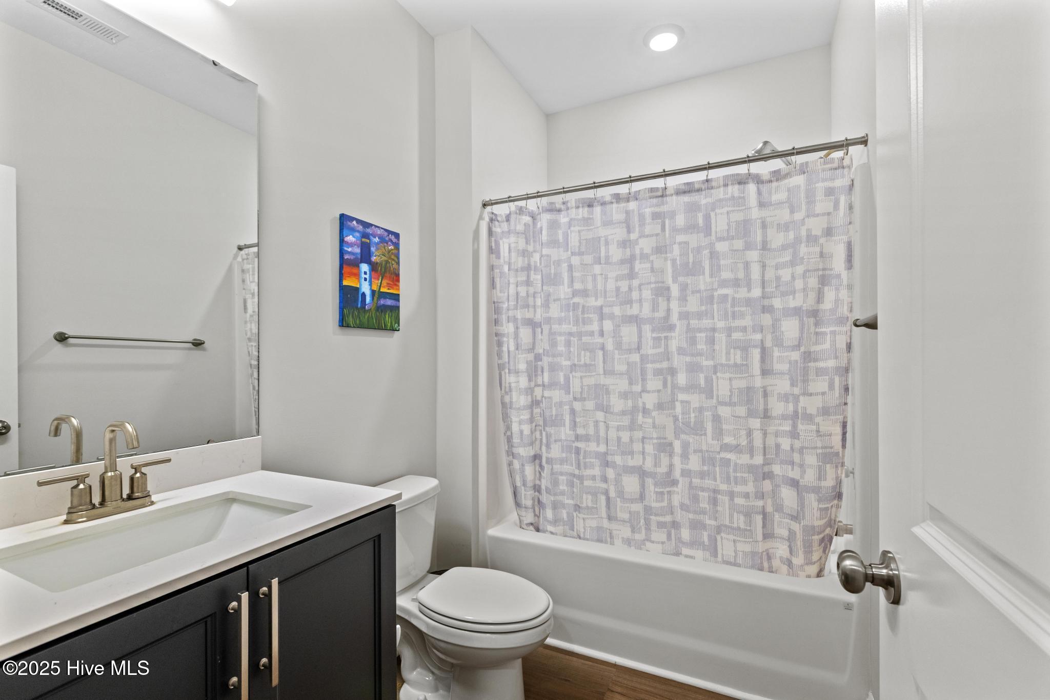 Peletier, North Carolina, 28584, United States, 4 Bedrooms Bedrooms, ,3 BathroomsBathrooms,Residential,For Sale,1976266