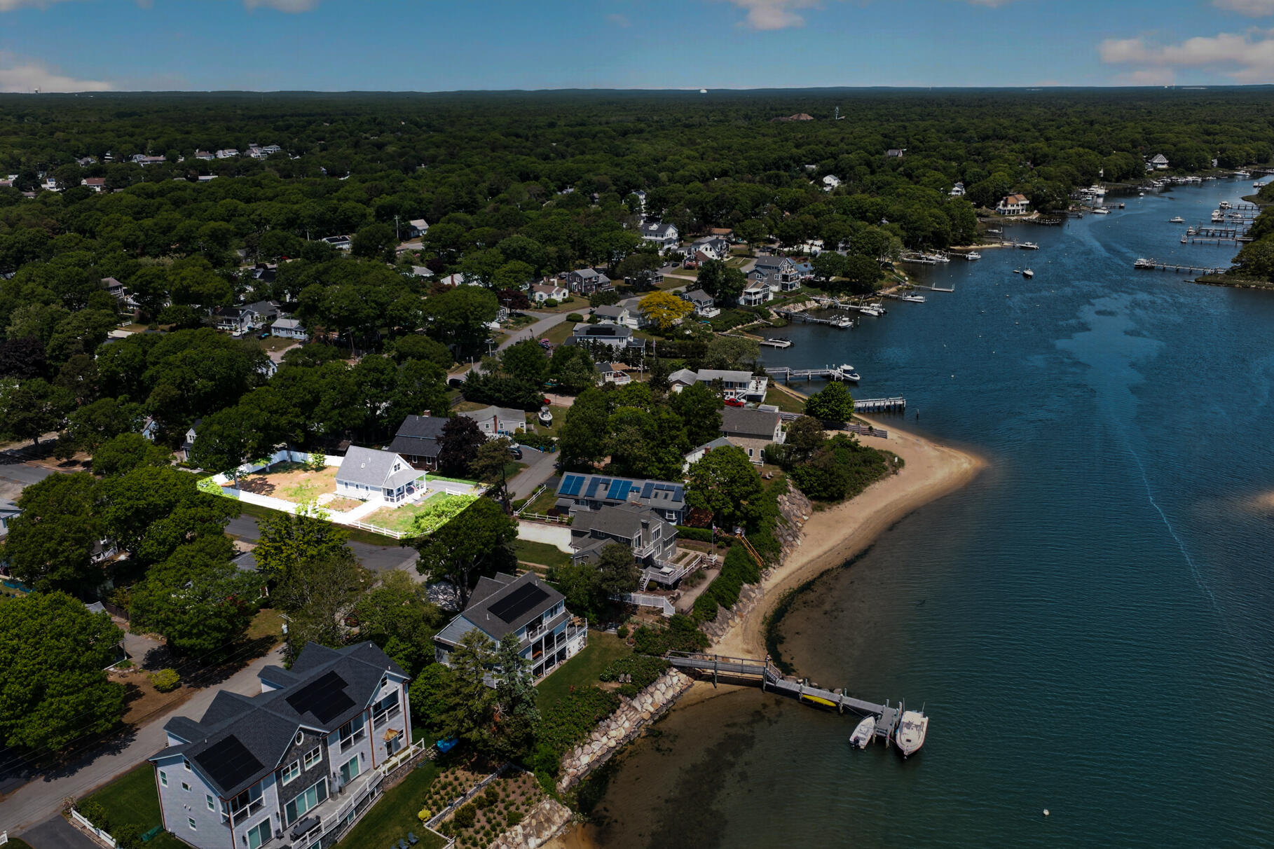  245 Edgewater Drive E - 物件實景