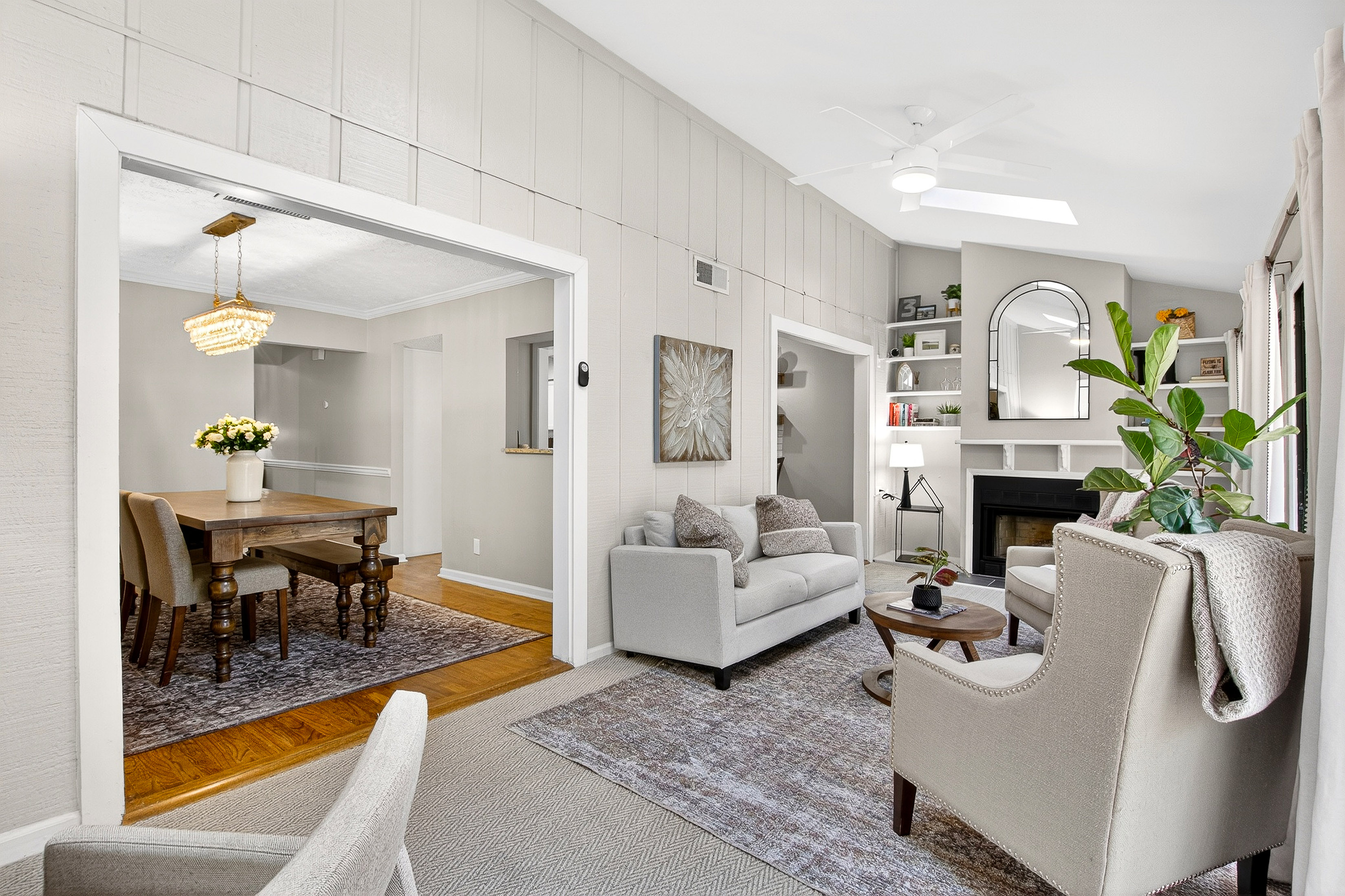  Spacious and Updated Townhome Offers Comfort, Charm and Convenience - 物件實景