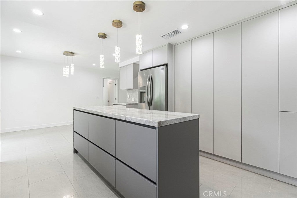 Glendale, California, 91206, United States, 4 Bedrooms Bedrooms, ,3 BathroomsBathrooms,Residential,For Sale,1940917