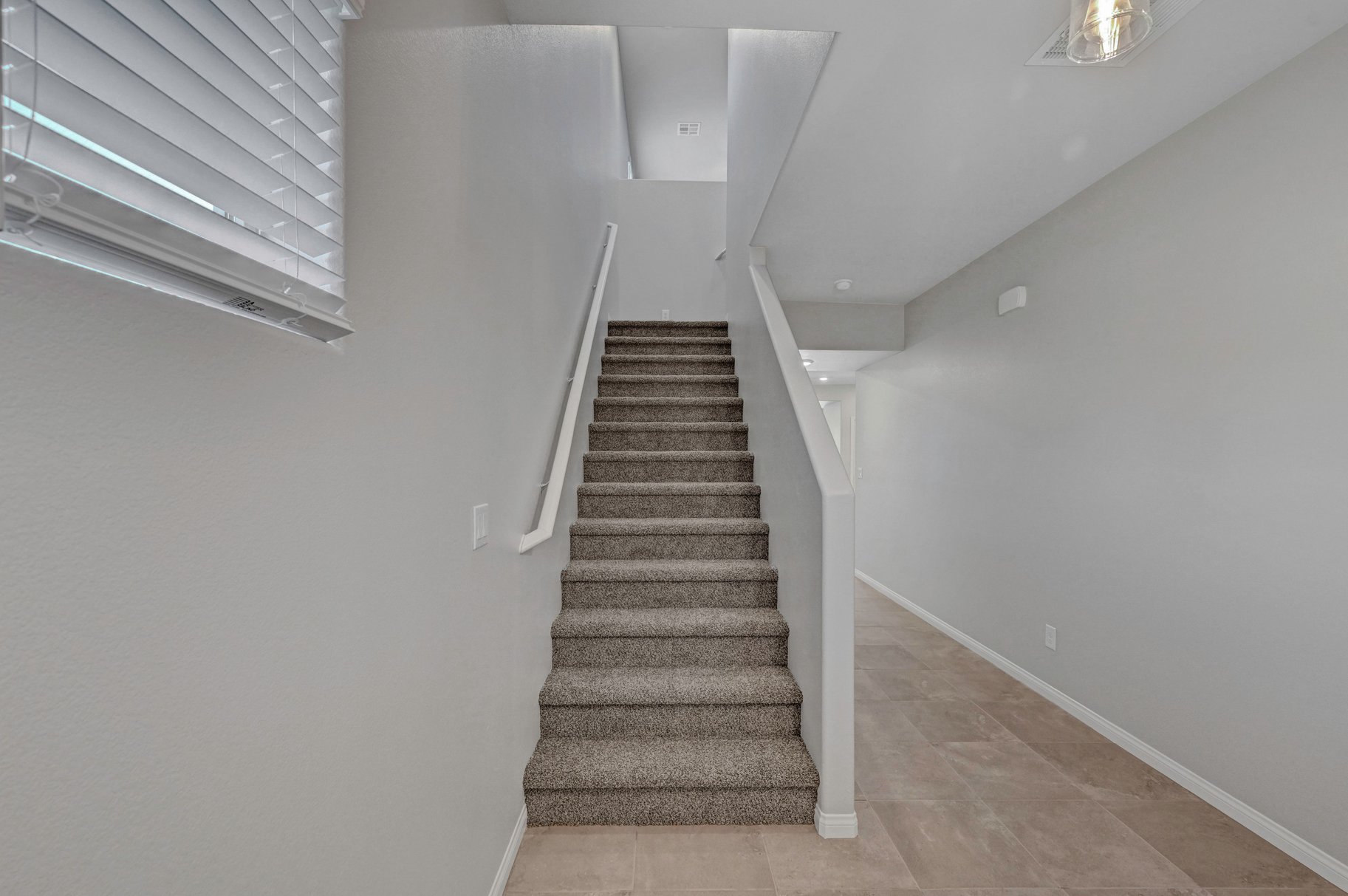  Spacious Valley Vista 5BR with Loft, 3-Car Garage & Premium Lot Size - 物件實景