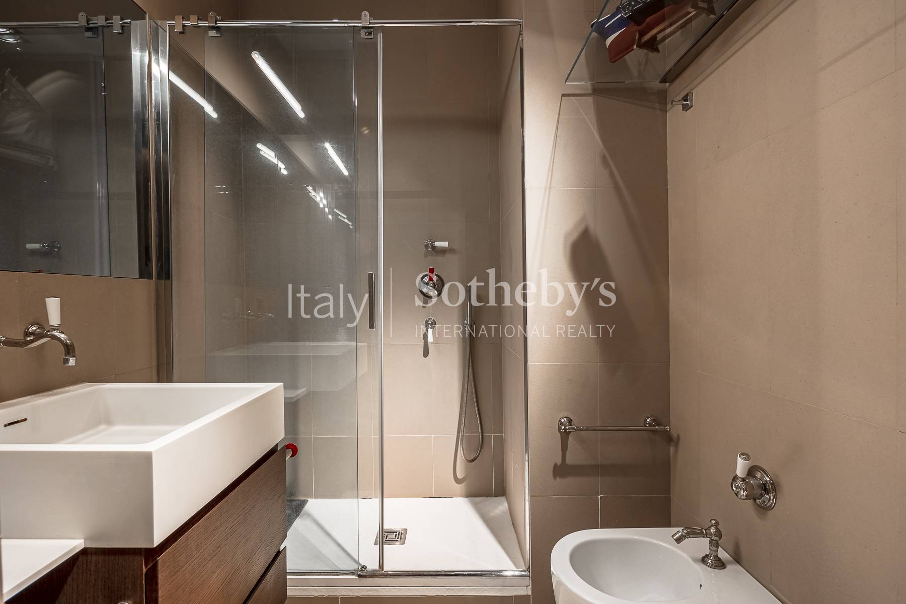  Prestigious apartment with terrace in Corso Magenta - 物件實景