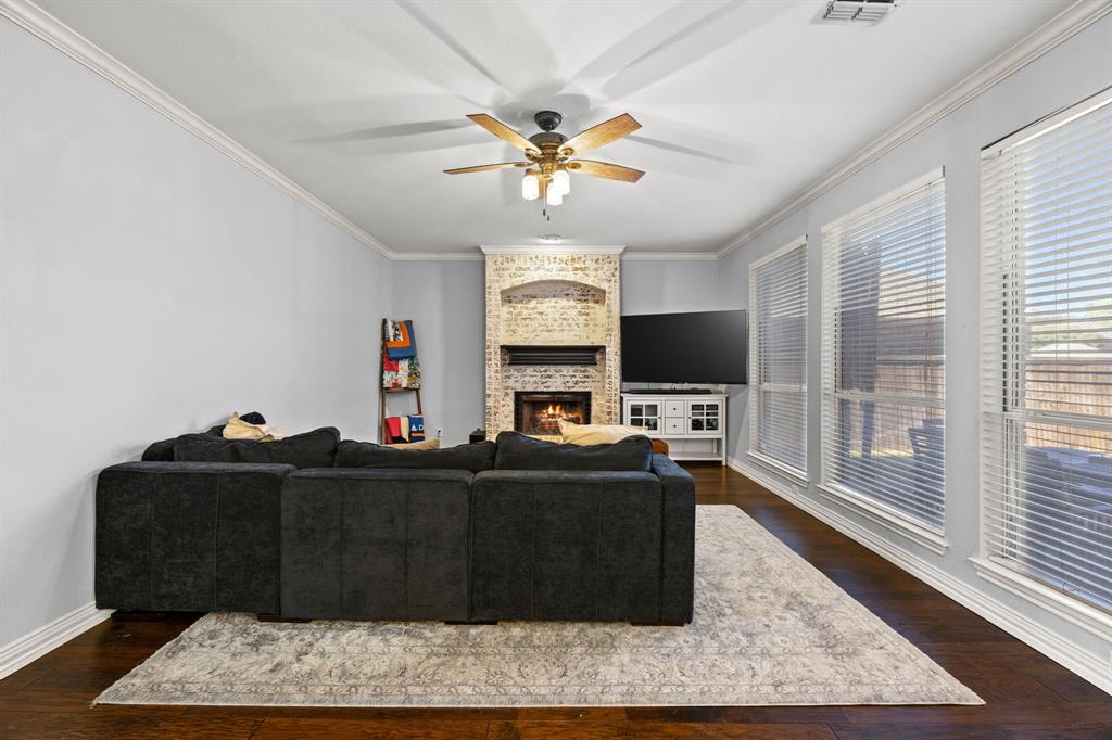 Carrollton, Texas, 75007, United States, 4 Bedrooms Bedrooms, ,3 BathroomsBathrooms,Residential,For Sale,1970362