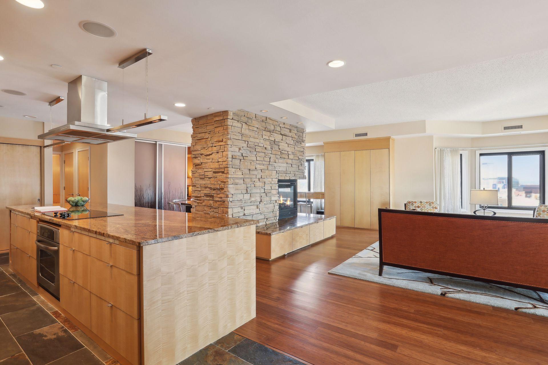 Minneapolis, Minnesota, 55403, United States, 2 Bedrooms Bedrooms, ,1 BathroomBathrooms,Residential,For Sale,1794027