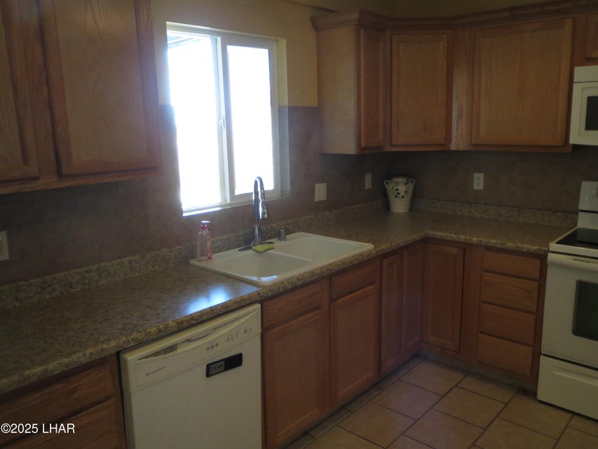 Lake Havasu, Arizona, 86406, United States, 4 Bedrooms Bedrooms, ,1 BathroomBathrooms,Residential,For Sale,1927828