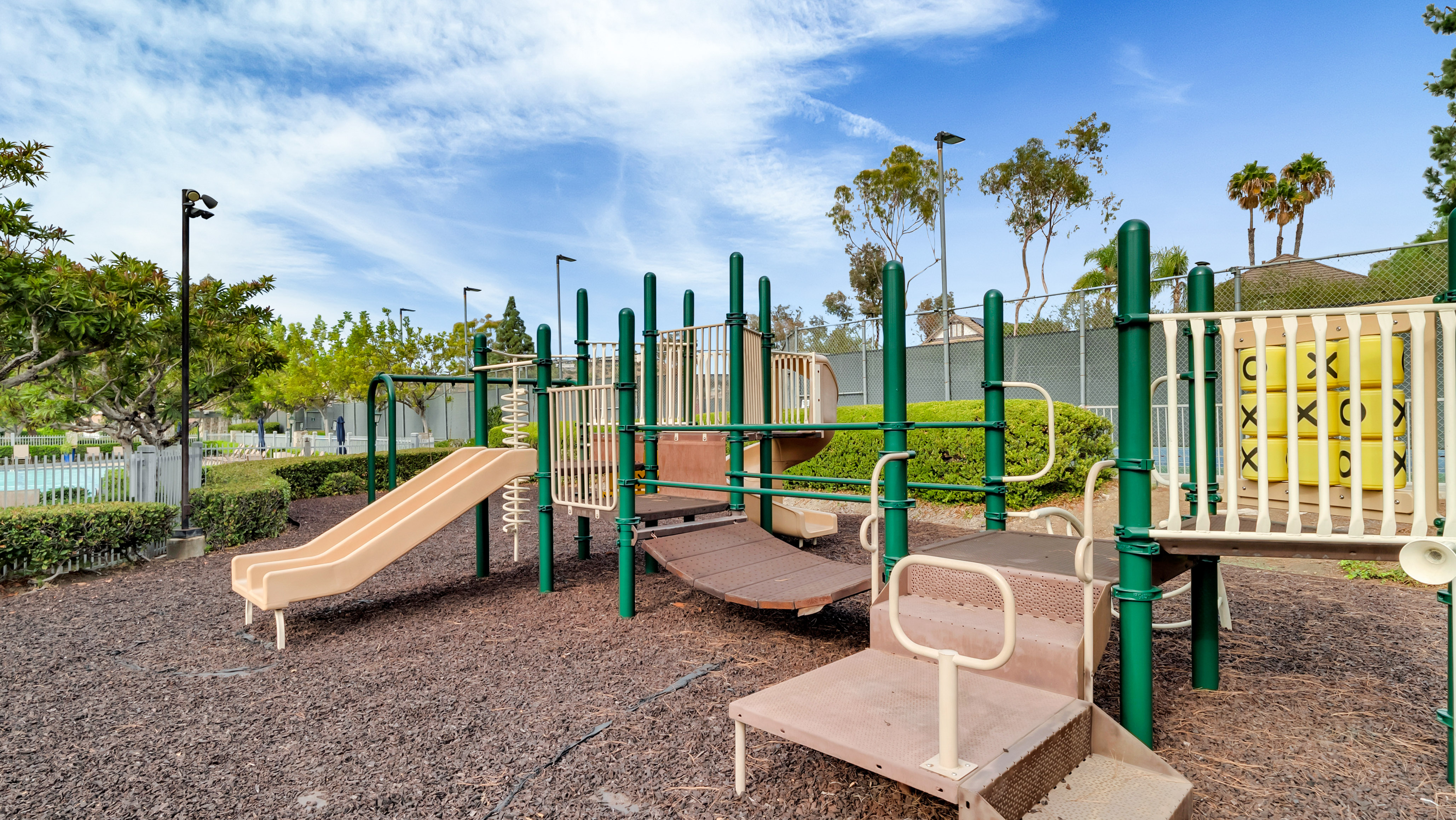  6139 East West View Drive, Orange, CA 92869 - 物件實景