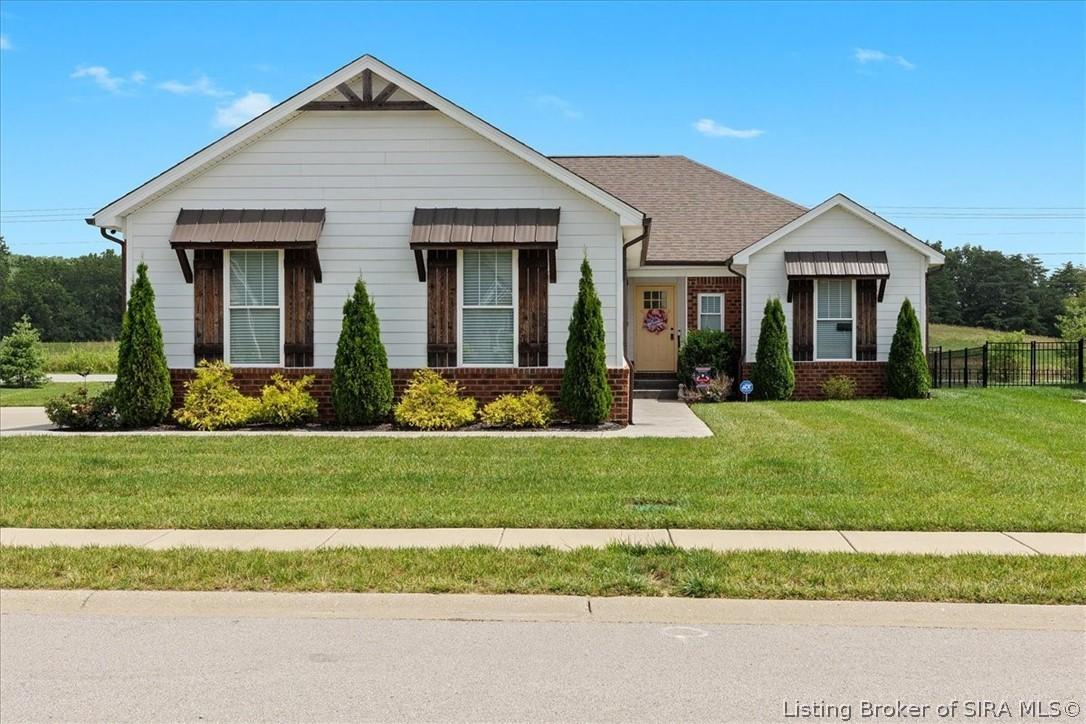 Turf Way Trl, Sellersburg, IN 47172