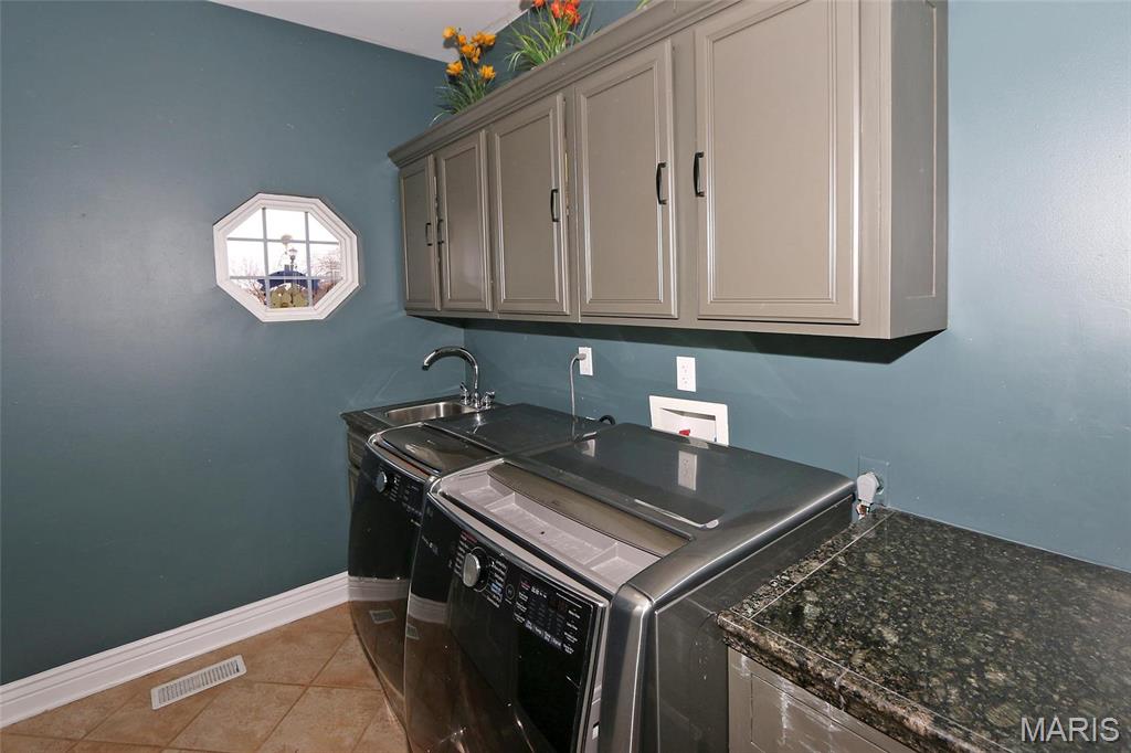 Ballwin, Missouri, 63021, United States, 4 Bedrooms Bedrooms, ,4 BathroomsBathrooms,Residential,For Sale,1794214