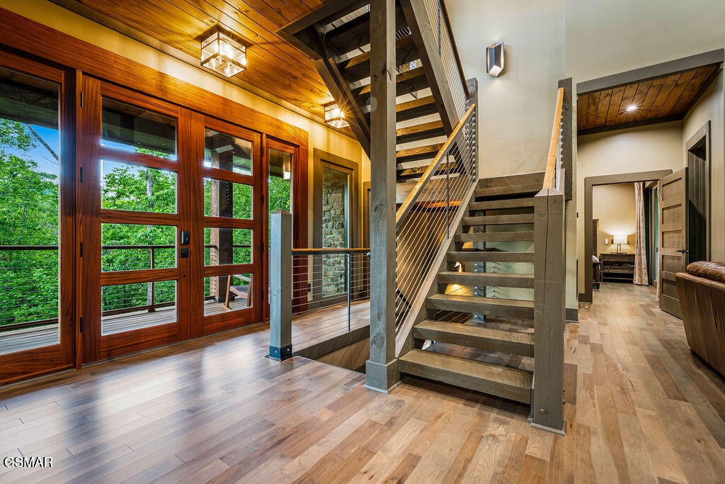Gatlinburg, Tennessee, 37738, United States, 3 Bedrooms Bedrooms, ,5 BathroomsBathrooms,Residential,For Sale,2034960