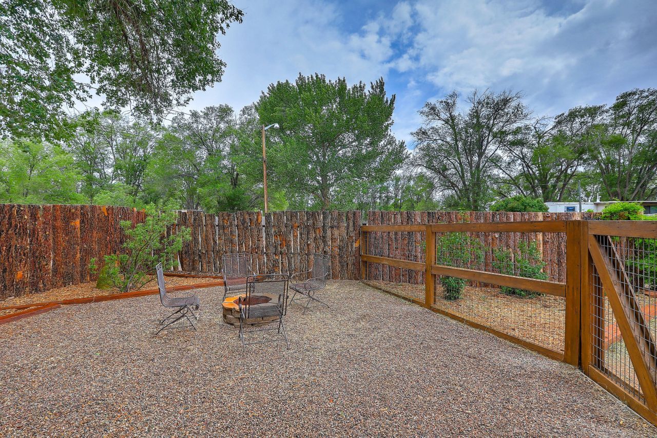 Corrales, New Mexico, 87048, United States, 2 Bedrooms Bedrooms, ,3 BathroomsBathrooms,Residential,For Sale,1838092