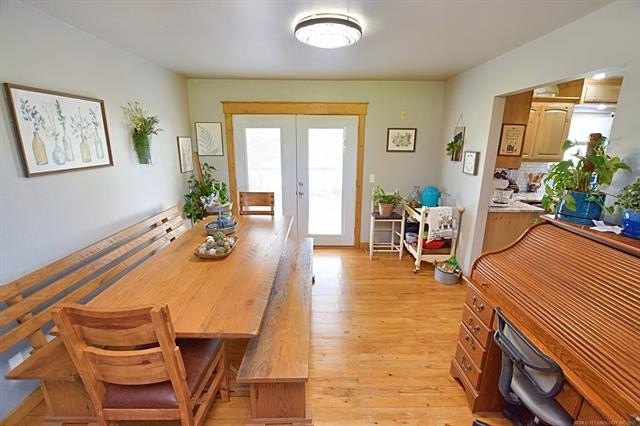 Tahlequah, Oklahoma, 74464, United States, 2 Bedrooms Bedrooms, ,3 BathroomsBathrooms,Residential,For Sale,1982926