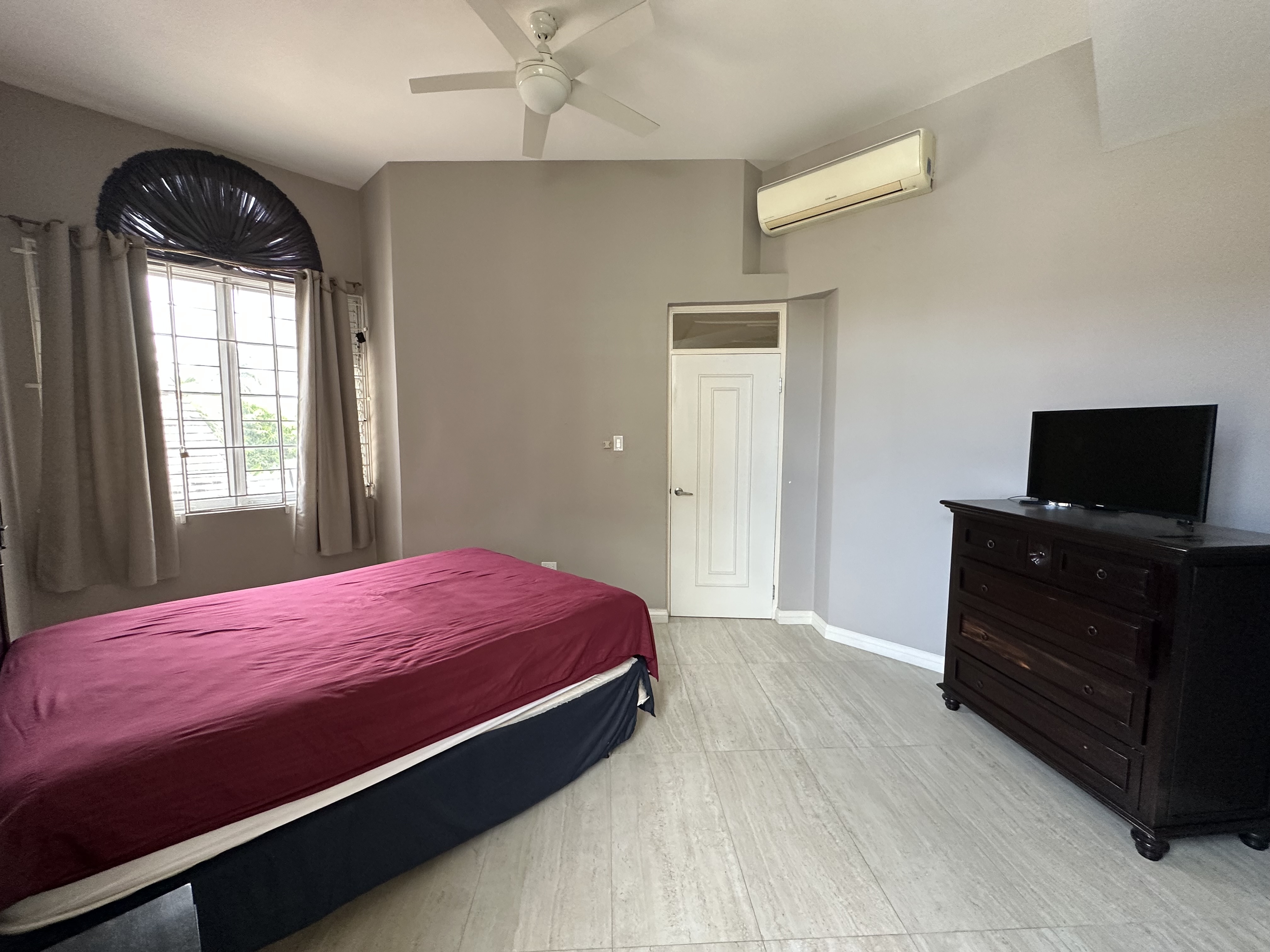 Kingston 6, JM, 3 Bedrooms Bedrooms, ,4 BathroomsBathrooms,Residential,For Sale,1901284