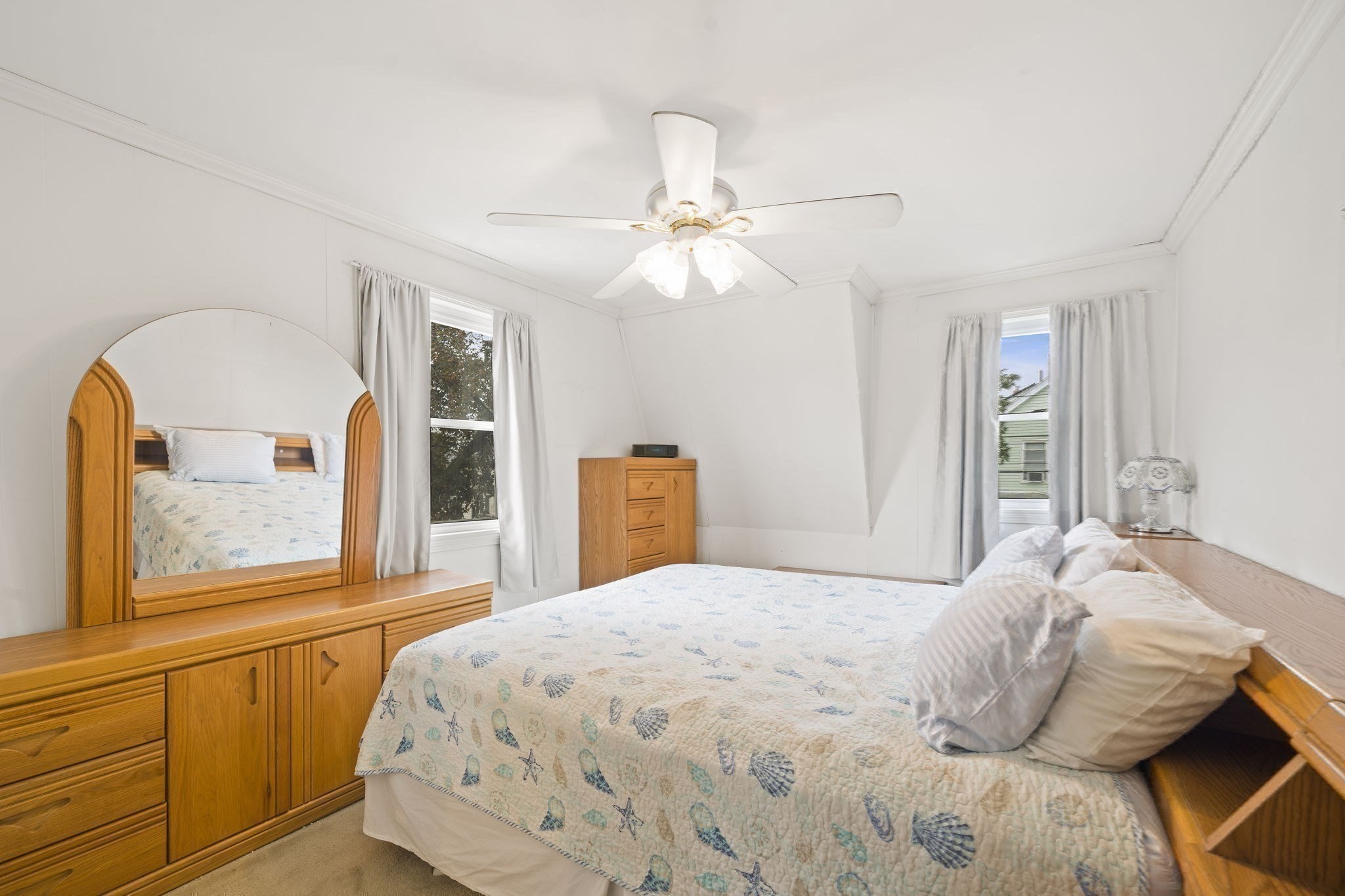 Lynn, Massachusetts, 01902, United States, 3 Bedrooms Bedrooms, ,2 BathroomsBathrooms,Residential,For Sale,1981225