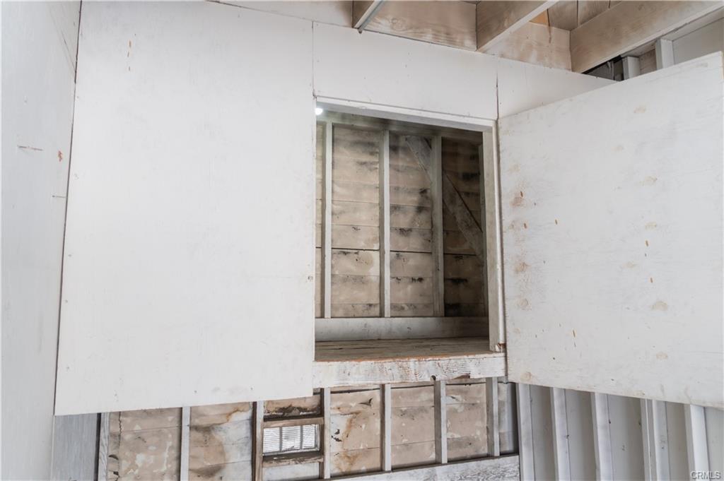 Los Angeles, California, 90016, United States, 2 Bedrooms Bedrooms, ,2 BathroomsBathrooms,Residential,For Sale,1930666