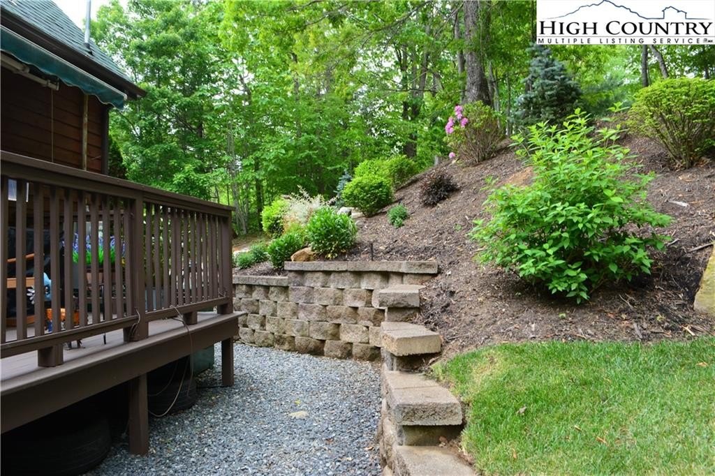 Elk Park, North Carolina, 28622, United States, 3 Bedrooms Bedrooms, ,3 BathroomsBathrooms,Residential,For Sale,1984406